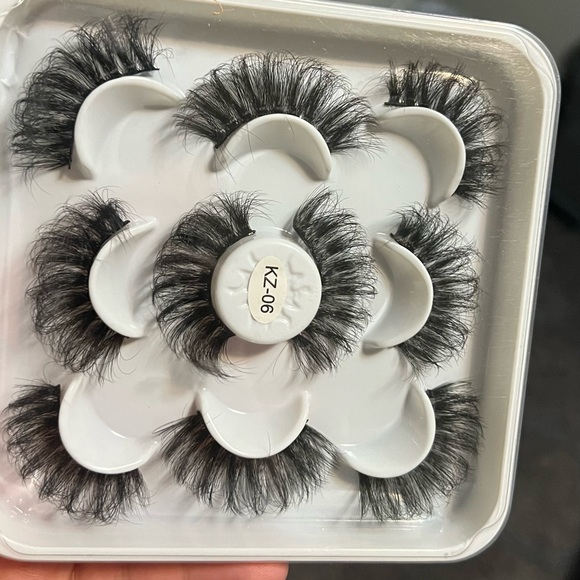 5 PAIR LASHES - Picture 2 of 8